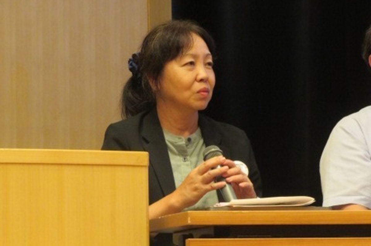 フェムテックについての説明を行う宮原悦子さん(有限会社クレアールソシオ)