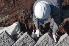 建設業界の悪習!新人の意見に耳を傾けない人たち