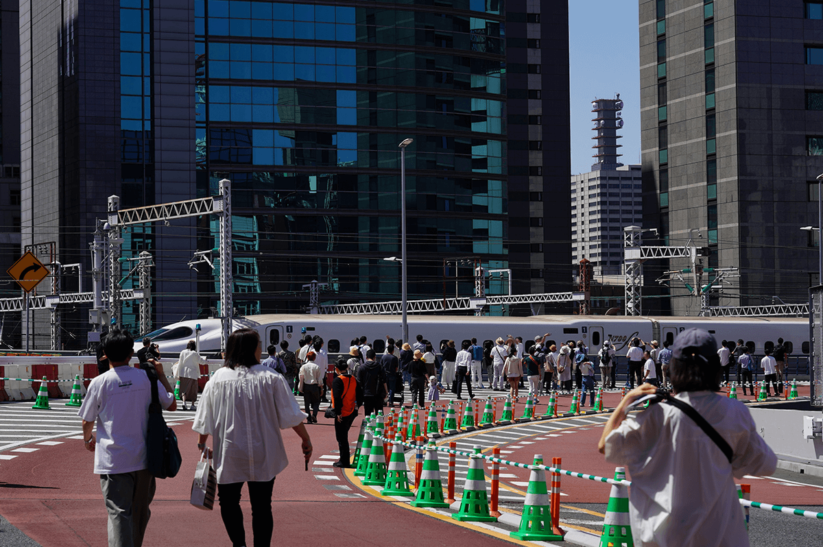 歩行者空間の体験イベント「GINZA SKY WALK 2024」開催時の様子（写真：東京高速道路提供）