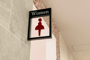 【それぞれのトイレ問題】コンビニ、けんせつ小町、国交省、最高裁の事例から考える