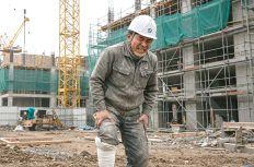 丸投げと事故隠しの2つの違法行為。職人を救うために労基署が使った”日本初の裏技”