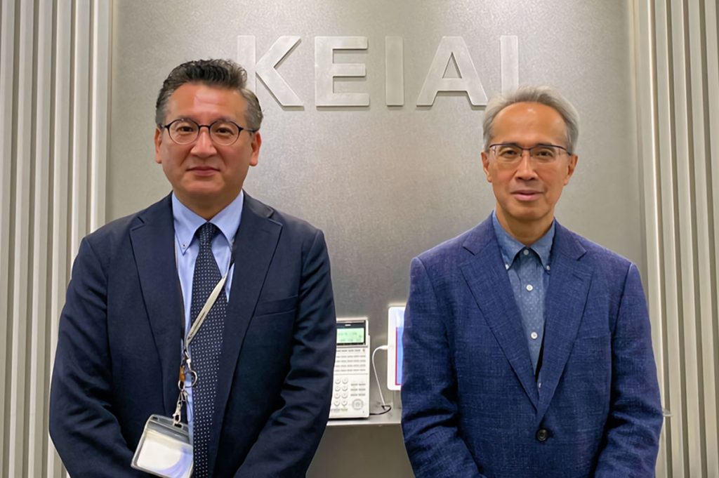 左から、ケイアイスター不動産執行役員グループ購買統括上席部長の山﨑俊一氏、取締役常務執行役員CFOの阿部和彦氏