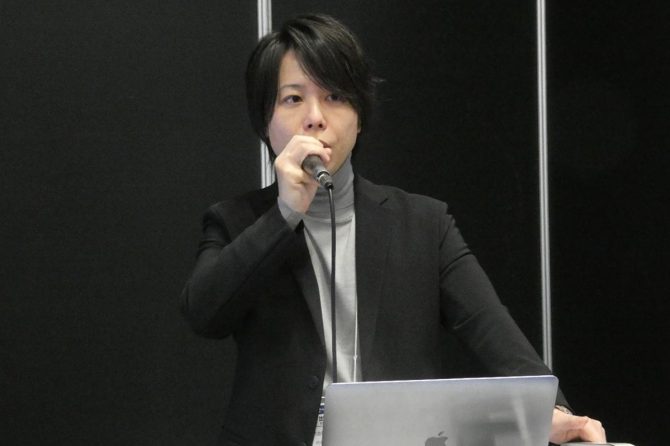 セミナーで講演した、鴨林広軌社長