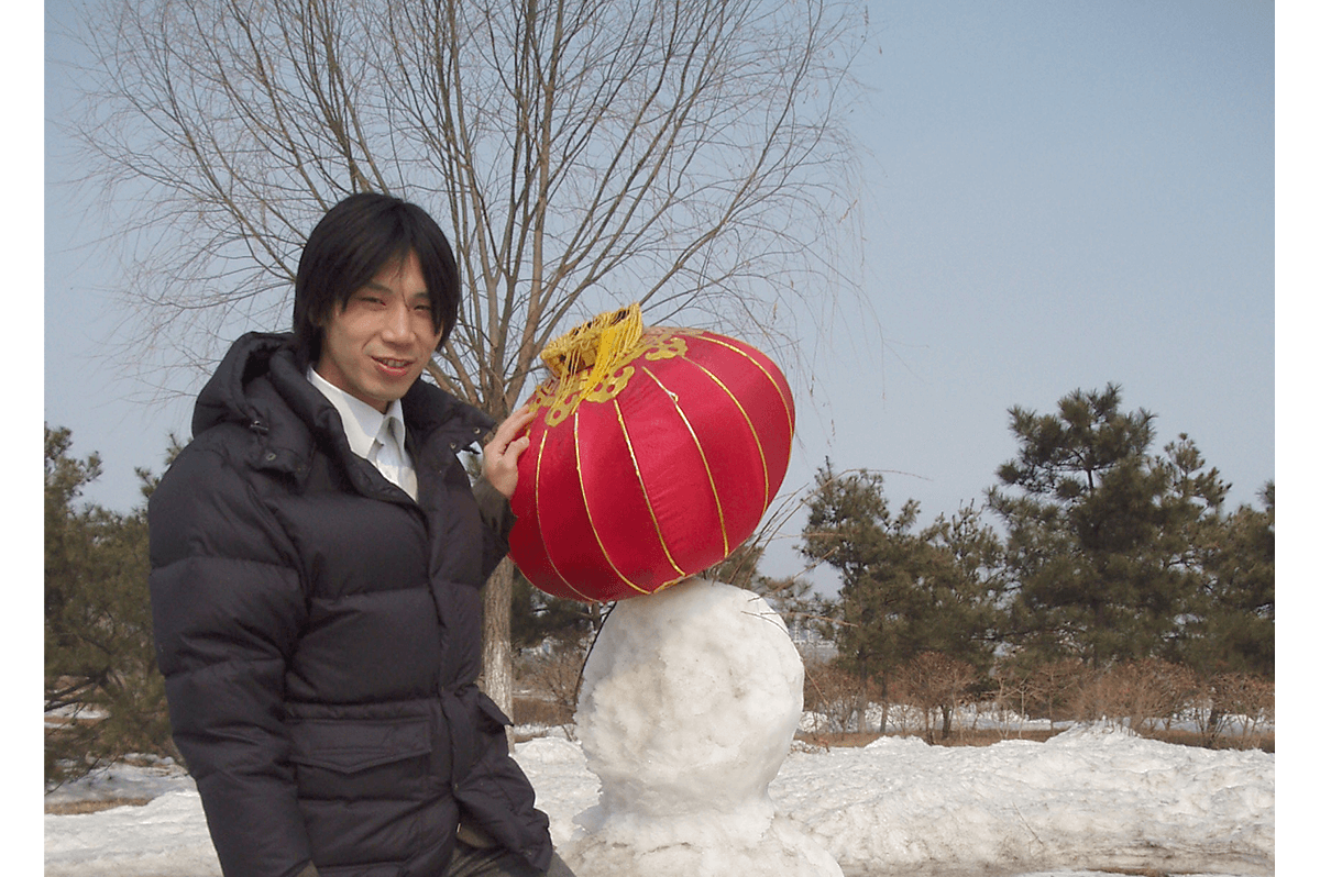 中国駐在中、雪を現地視察する木藤さん(本人提供)