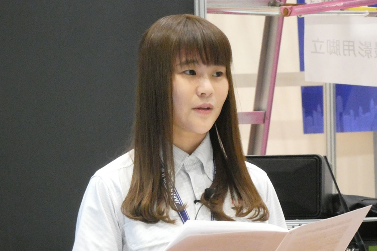 アクティオ営業本部レンタルDX営業部主事の山岡久恵さんが「アクティオが創る未来、建設現場DXの革新事例」をテーマにセミナーを開催