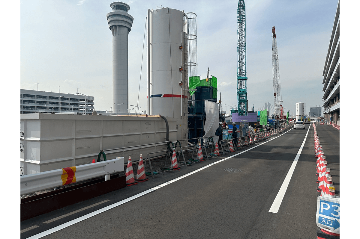 第三者が近接する現場の状況(清水建設写真提供)