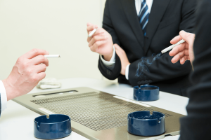 「タバコを吸いながら雑談」は不要！施工管理が職人に好かれる秘訣