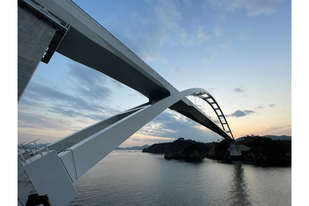 「命の橋」としての必要性が再認識され、建設された出島大橋