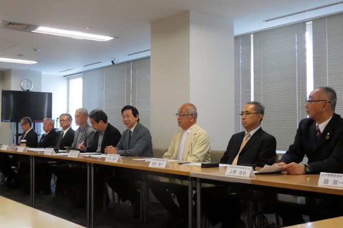 五会会長会議の会見のもよう