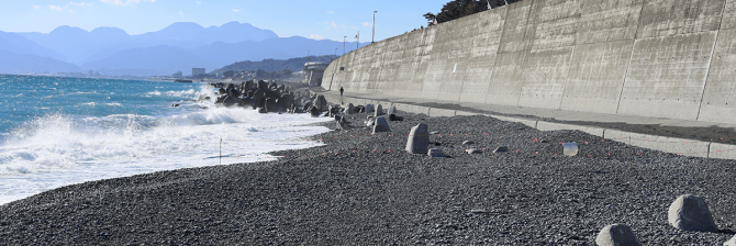 【西湘海岸事業を追う#3】西湘海岸の難現場にチームワークで挑む地方マリコンの雄・吉田組
