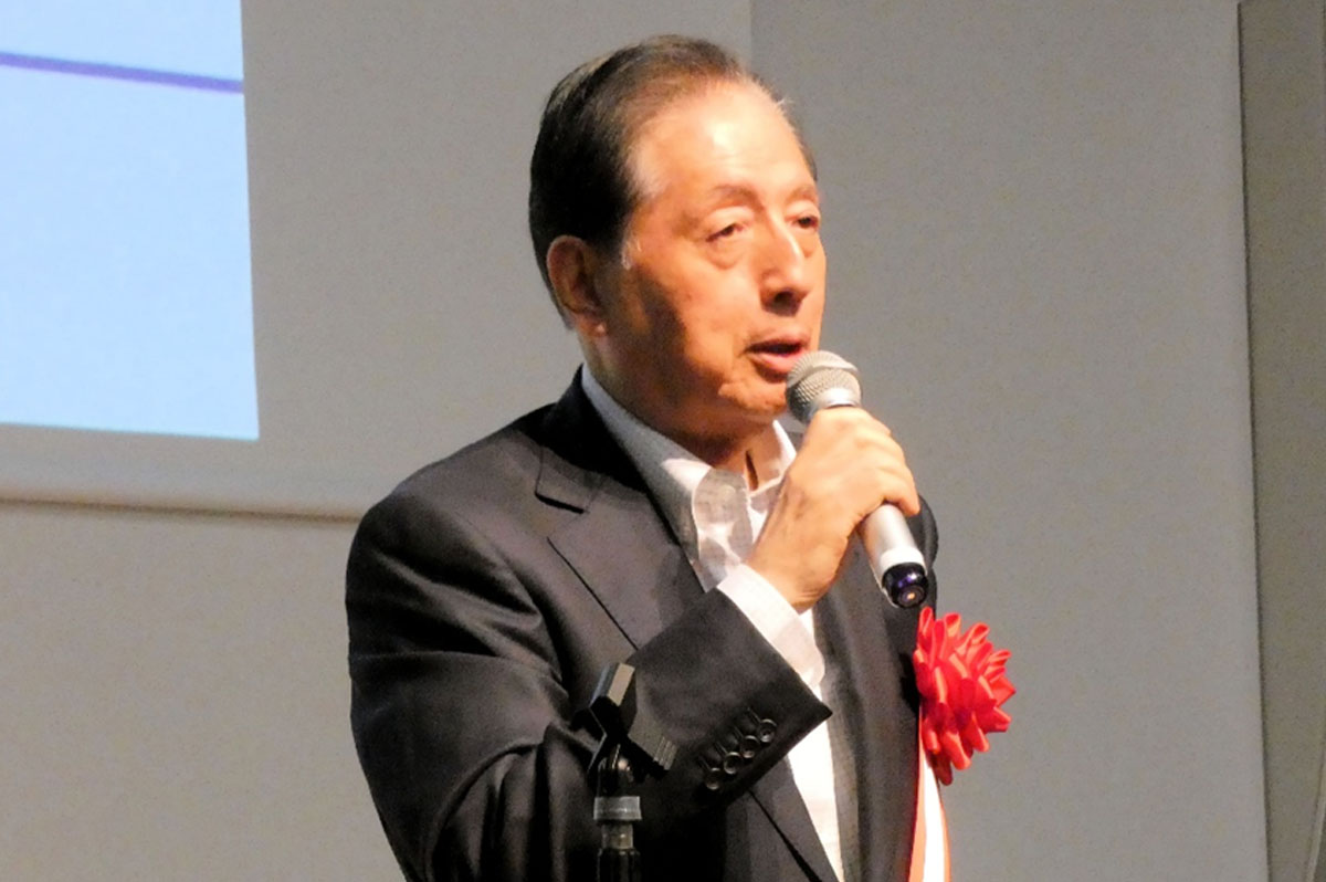 挨拶する太田昭宏元国土交通大臣
