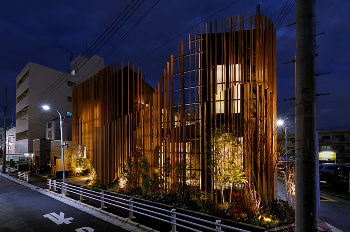 夜の「ivi house」