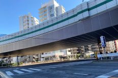 【川田建設・三協立山】アルミ製常設足場を共同開発、首都高で実用化。本格的なメンテナンス時代を迎え、採用の機運高まる