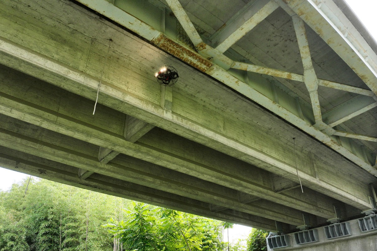 点検ドローンのFlyability社製の「ELIOS3」