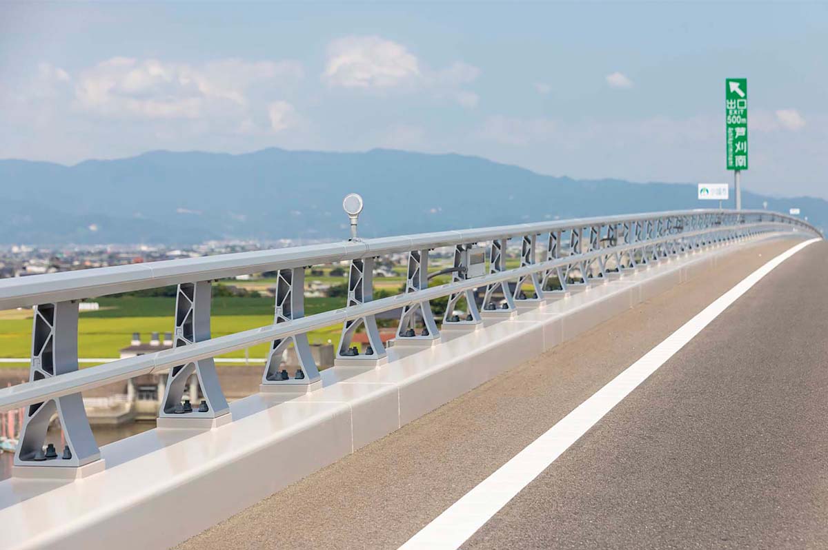 アルミニウム合金製防護柵パノレール