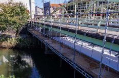 「在来工法7割」の壁を壊せ。日綜産業が新開発した”ちょうどいい”システム吊り足場は新たなスタンダードになるか？