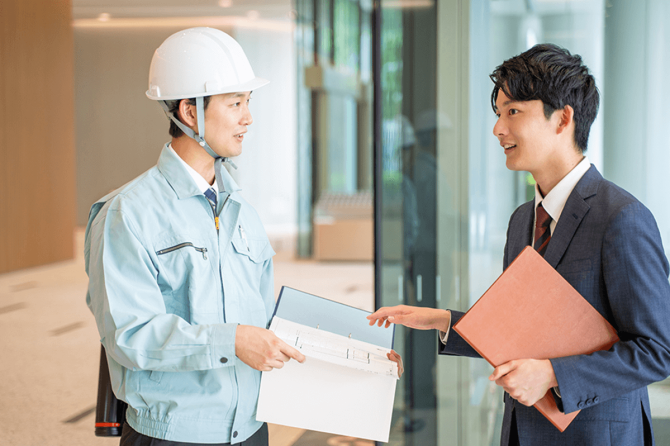 ブルーカラーVSホワイトカラー　誰が社会を動かしているのか？