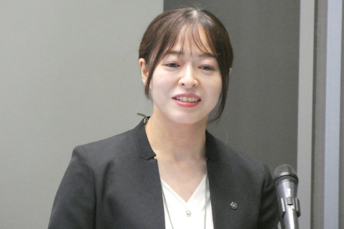 パネルディスカッションの司会を担当した井坂洋子氏