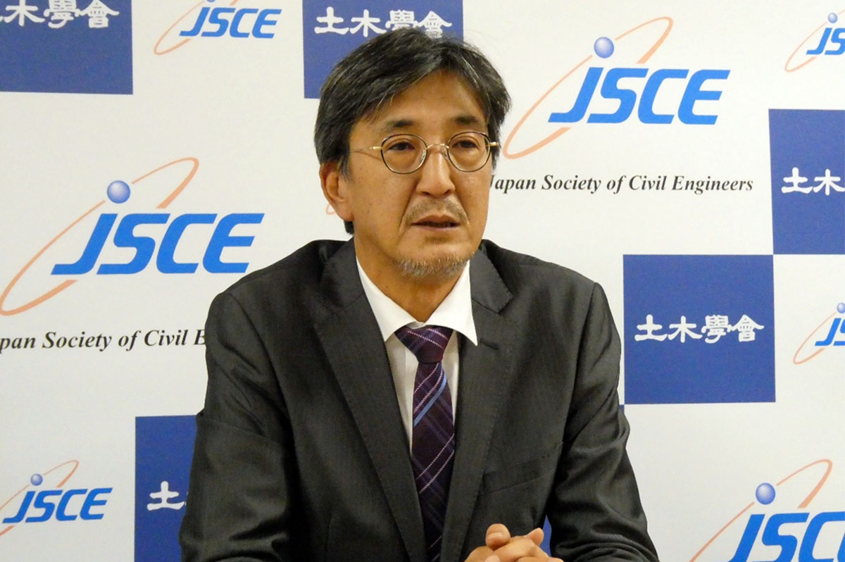 土木学会景観・デザイン委員会デザイン賞選考小委員会の星野裕司委員長（熊本大学教授）