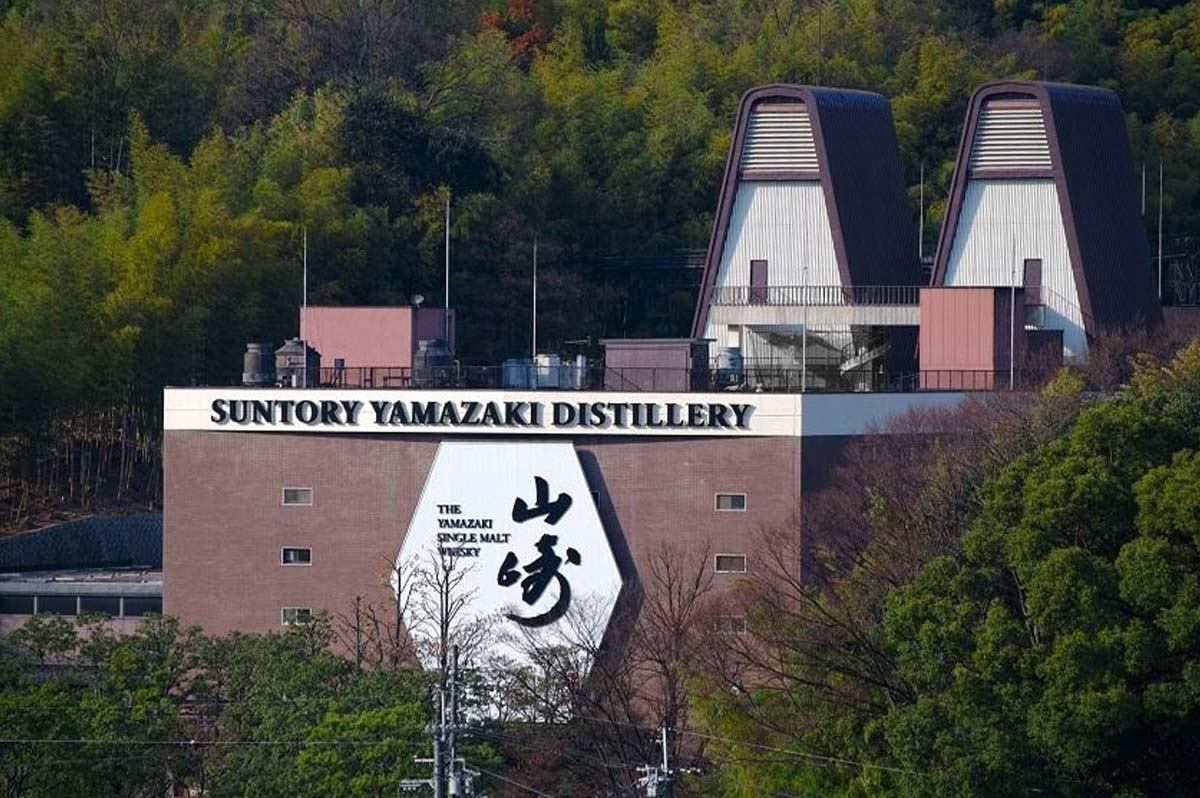 日本初のモルトウイスキー蒸溜所の「サントリー山崎蒸溜所」