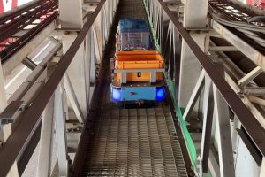 資材搬送は人力からロボットへ。港大橋・揖斐長良大橋で実証された、川田工業の現場特化型AGVの実力