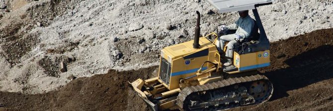 ブルドーザーに轢かれて、元請も下請も孫請も孫請従業員も全員提訴。ついでに分かった”ある人物”の過失