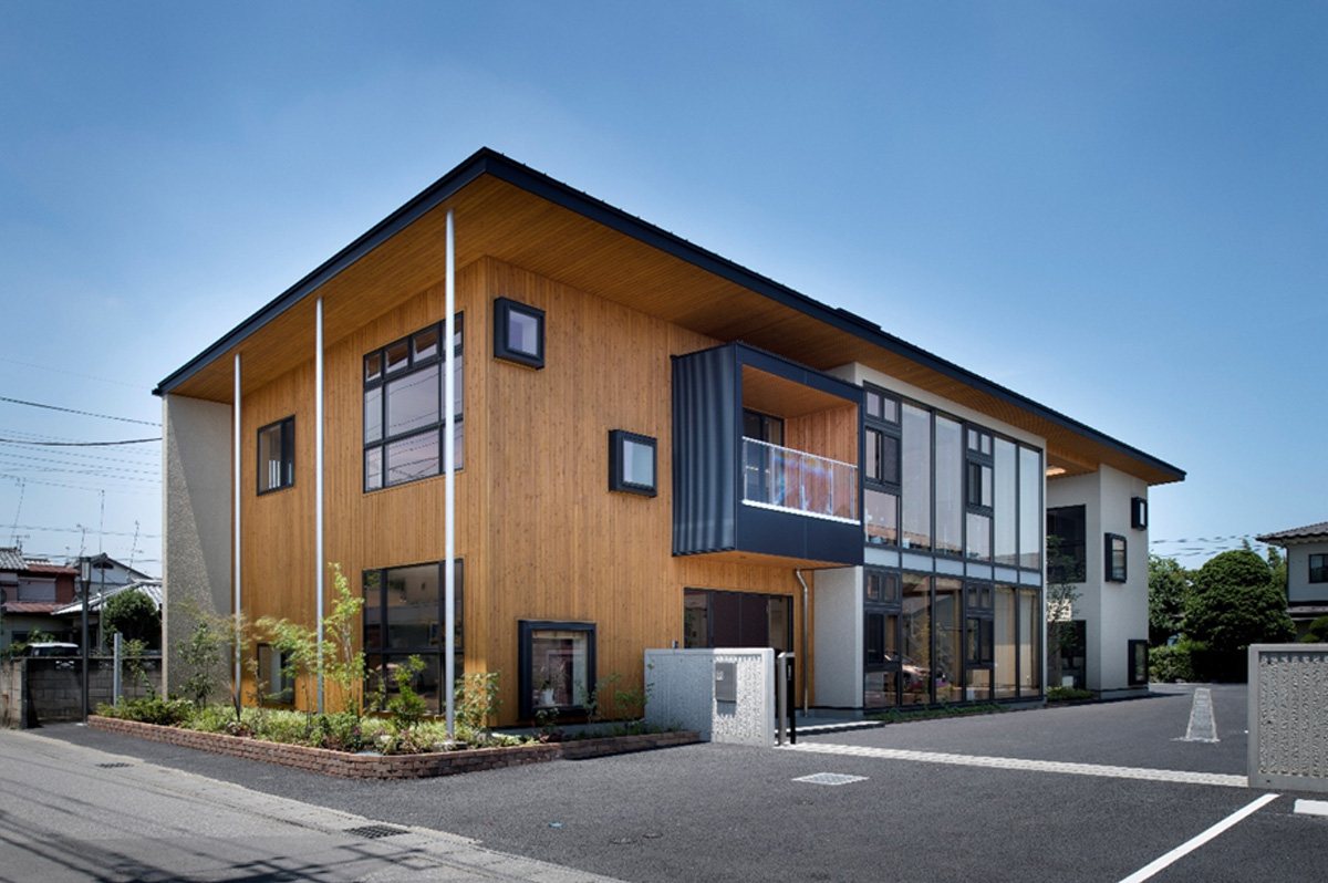 木造建ての八木建設本社